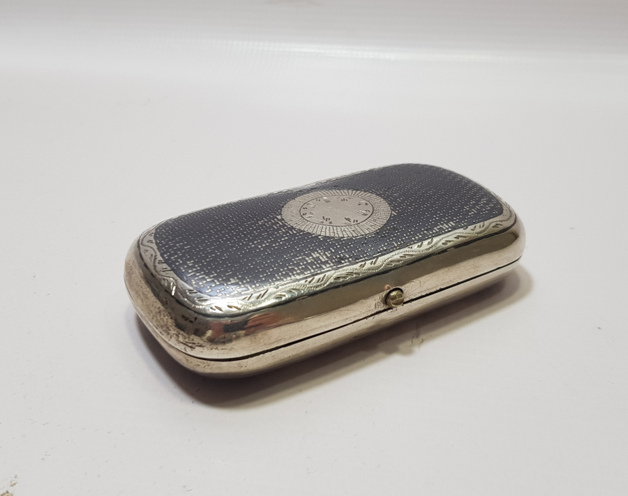 KREMLİN SARAYI GÖRSELLİ VE 1876 TARİHLİ SAVATLI RUS GÜMÜŞ TÜTÜN TABAKASI