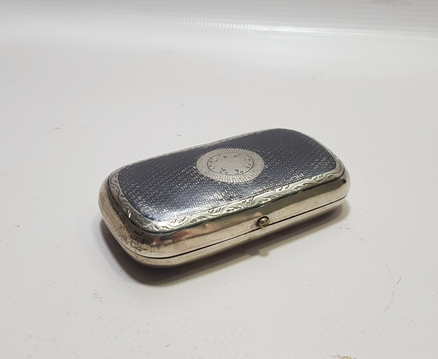 KREMLİN SARAYI GÖRSELLİ VE 1876 TARİHLİ SAVATLI RUS GÜMÜŞ TÜTÜN TABAKASI