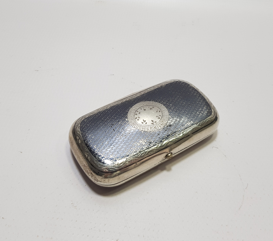 KREMLİN SARAYI GÖRSELLİ VE 1876 TARİHLİ SAVATLI RUS GÜMÜŞ TÜTÜN TABAKASI