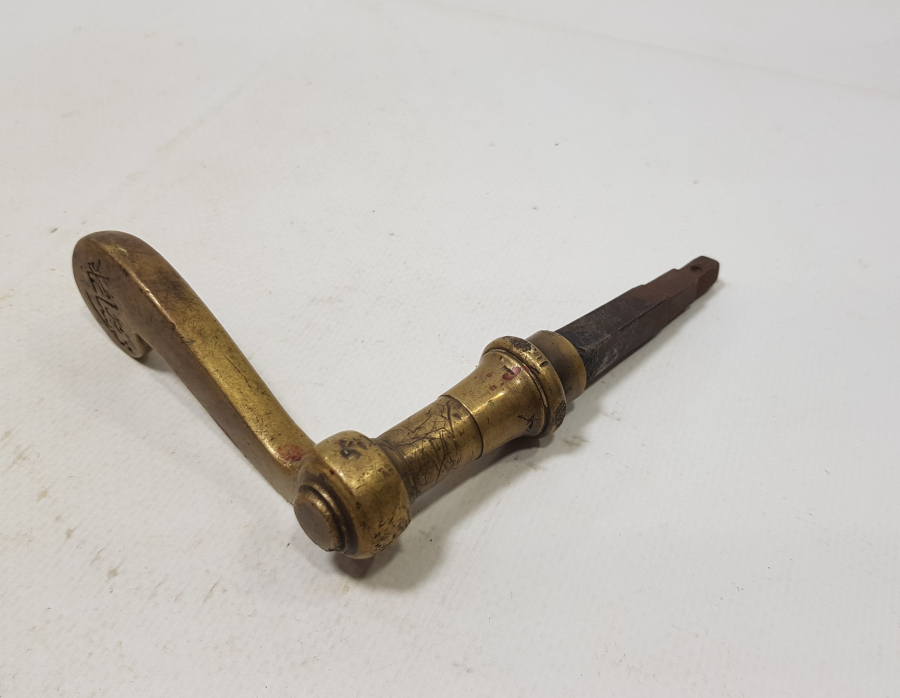 ÜZERİNDE TERSANE-İ AMİRE YAZILI ÇOK NADİR DOLAP KAPAĞI KOLU