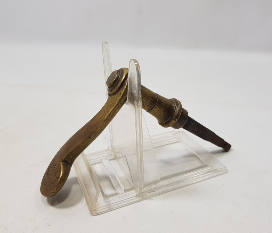 ÜZERİNDE TERSANE-İ AMİRE YAZILI ÇOK NADİR DOLAP KAPAĞI KOLU