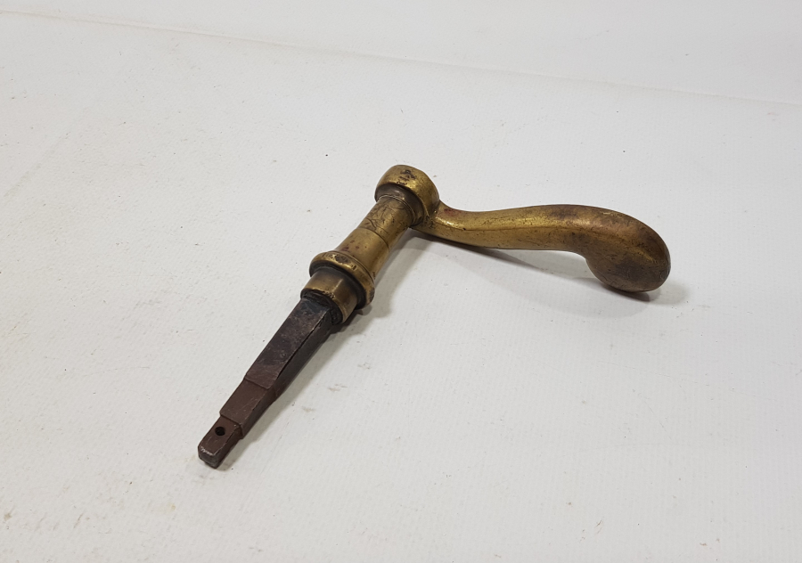 ÜZERİNDE TERSANE-İ AMİRE YAZILI ÇOK NADİR DOLAP KAPAĞI KOLU