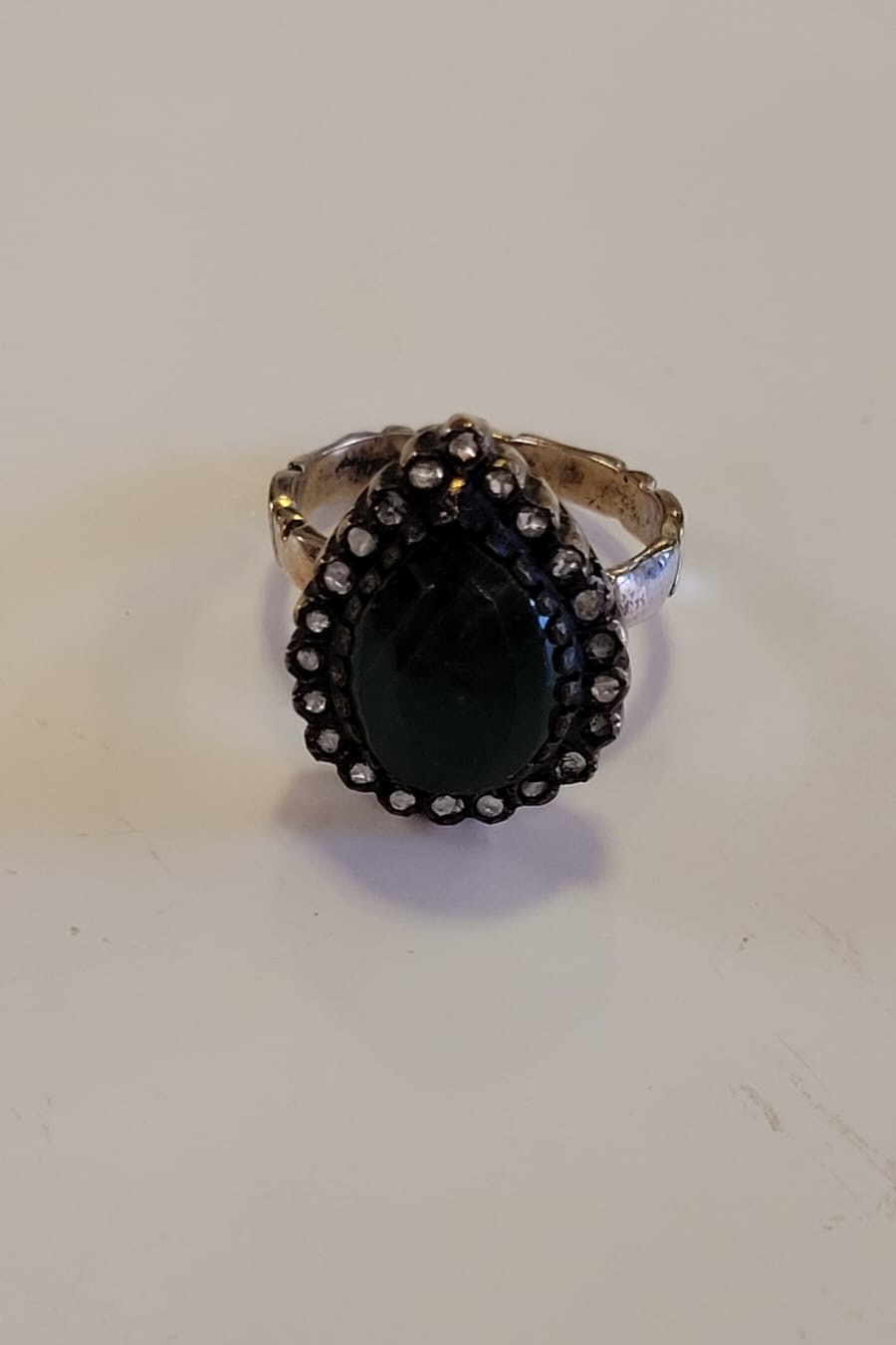 ZÜMRÜT VE PIRLANTA TAŞLI ÖZEL YAPIM YÜZÜK