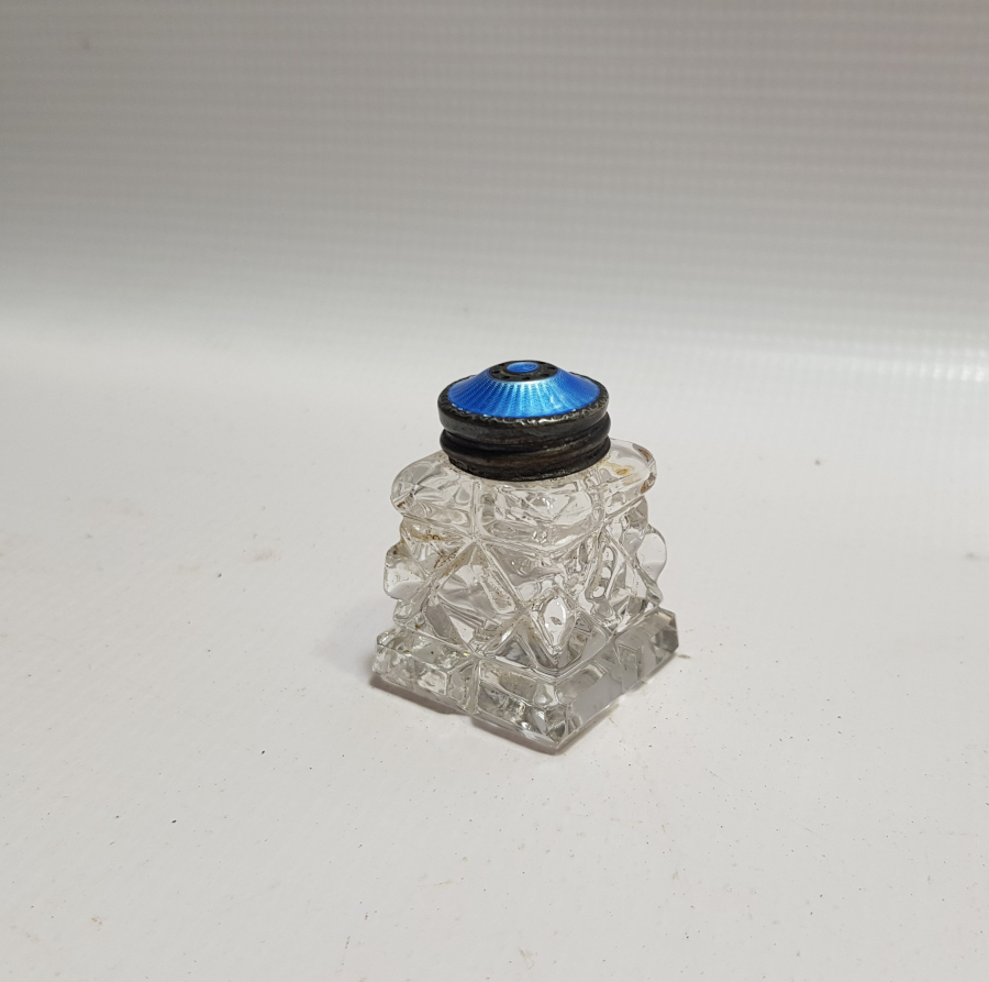 GÜMÜŞ ÜZERİ MİNE İŞÇİLİKLİ ANTİKA KAPAKLI SEYAHAT HOKKASI