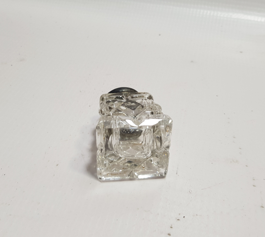 GÜMÜŞ ÜZERİ MİNE İŞÇİLİKLİ ANTİKA KAPAKLI SEYAHAT HOKKASI