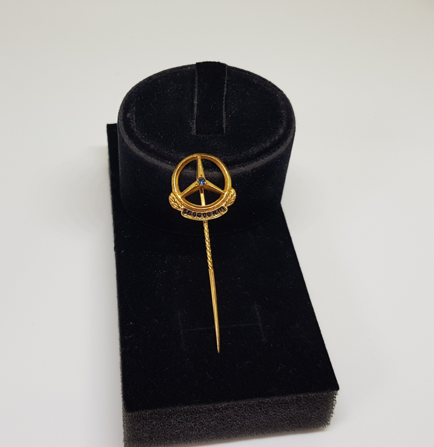 YAKUT TAŞLI MERCEDES-BENZ 300.000 KM HATIRASI ALTIN KAPLAMA BROŞ