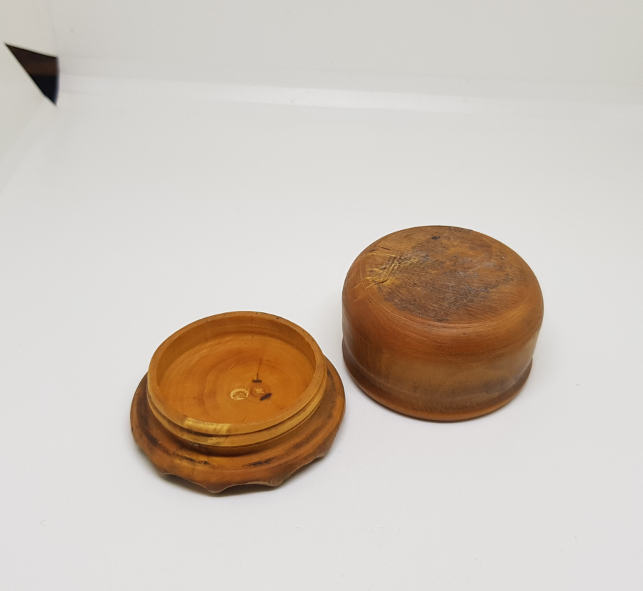 KAPAĞI TESLİM TAŞI FORMUNDA YAPILMIŞ OSMANLI DÖNEMİ ÇOK NADİR KAPAKLI BEKTAŞİ İŞİ ŞİMŞİR SAKIZLIK