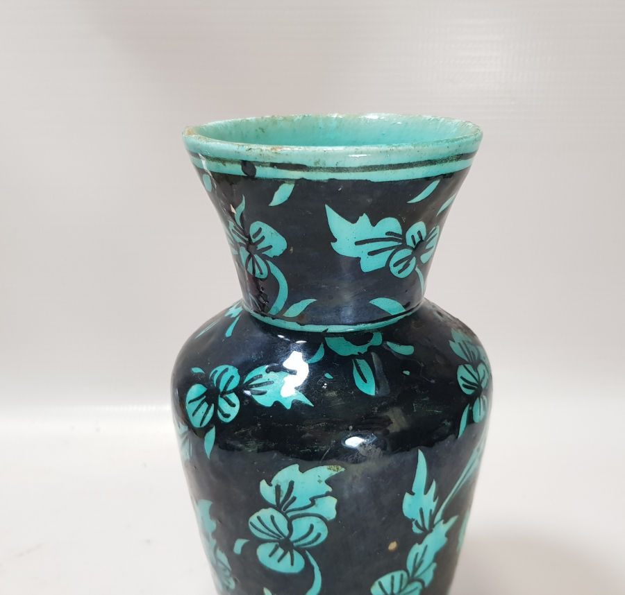 OSMANLI DÖNEMİ NADİR RENKTE İZNİK ÇİNİ VAZO