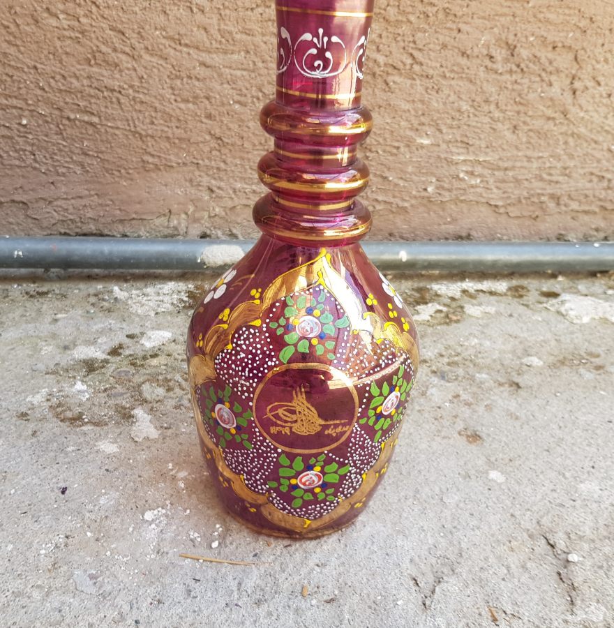 ÜZERİ ALTIN VARAKLI VE MİNE İŞÇİLİKLİ EL BOYAMA ANTİKA NARGİLE ALTI