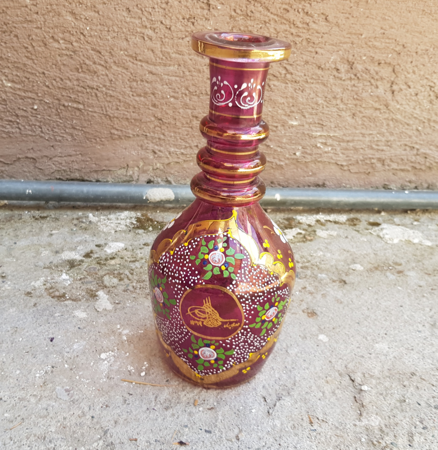 ÜZERİ ALTIN VARAKLI VE MİNE İŞÇİLİKLİ EL BOYAMA ANTİKA NARGİLE ALTI