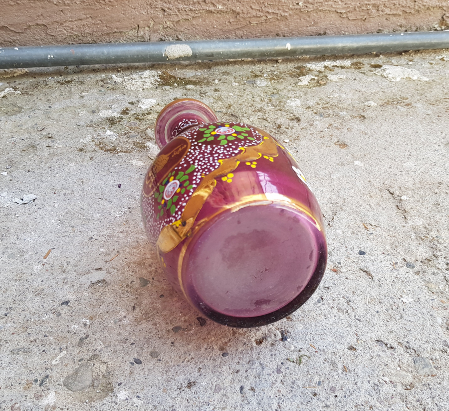 ÜZERİ ALTIN VARAKLI VE MİNE İŞÇİLİKLİ EL BOYAMA ANTİKA NARGİLE ALTI