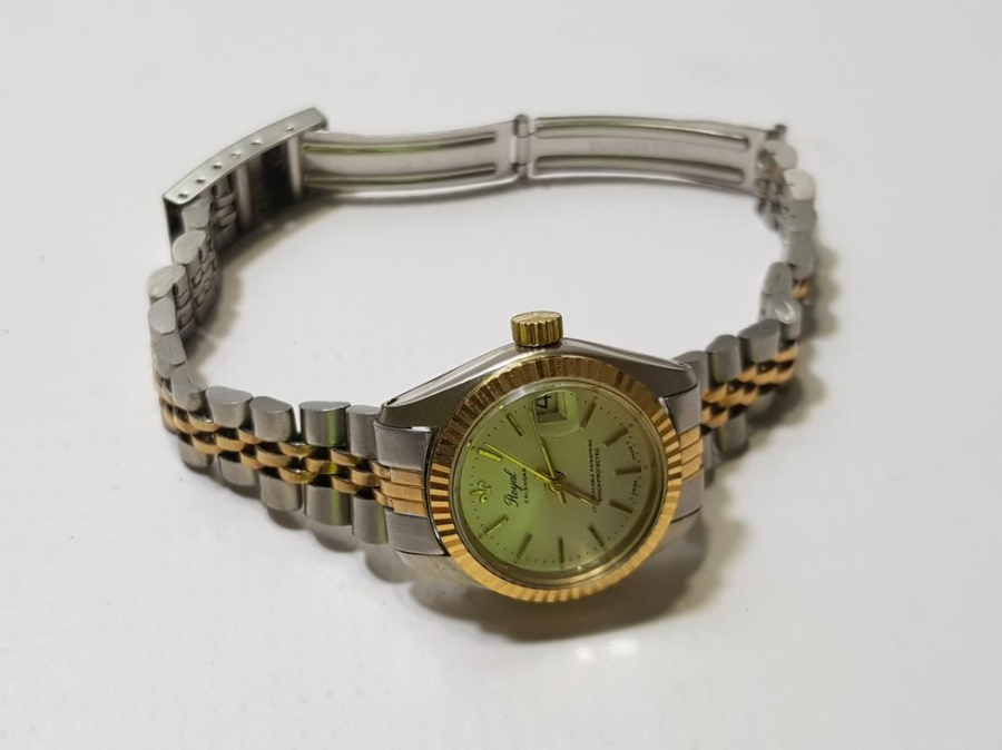 ROYAL MARKA TAKVİMLİ KURMALI BAYAN KOL SAATİ