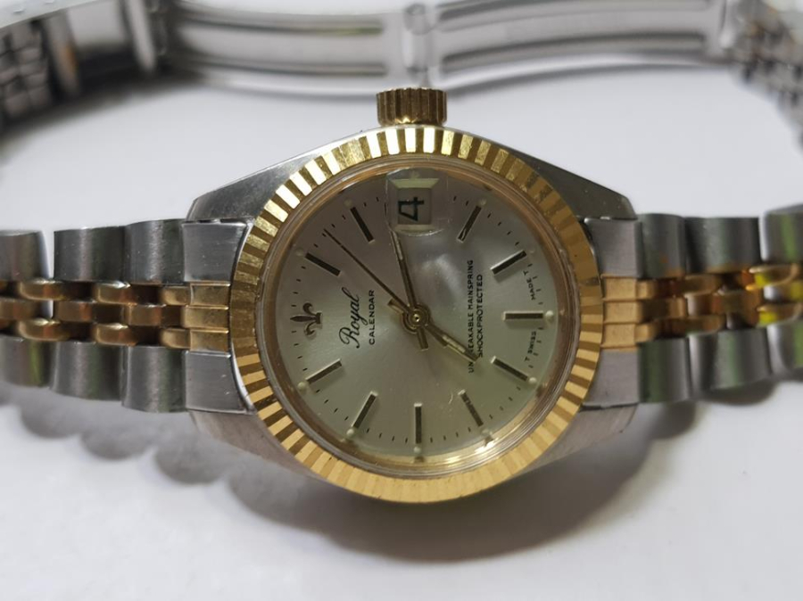 ROYAL MARKA TAKVİMLİ KURMALI BAYAN KOL SAATİ