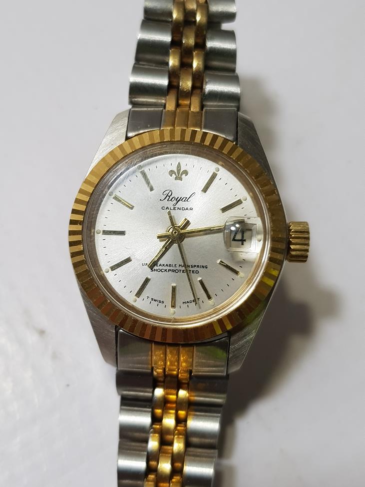 ROYAL MARKA TAKVİMLİ KURMALI BAYAN KOL SAATİ