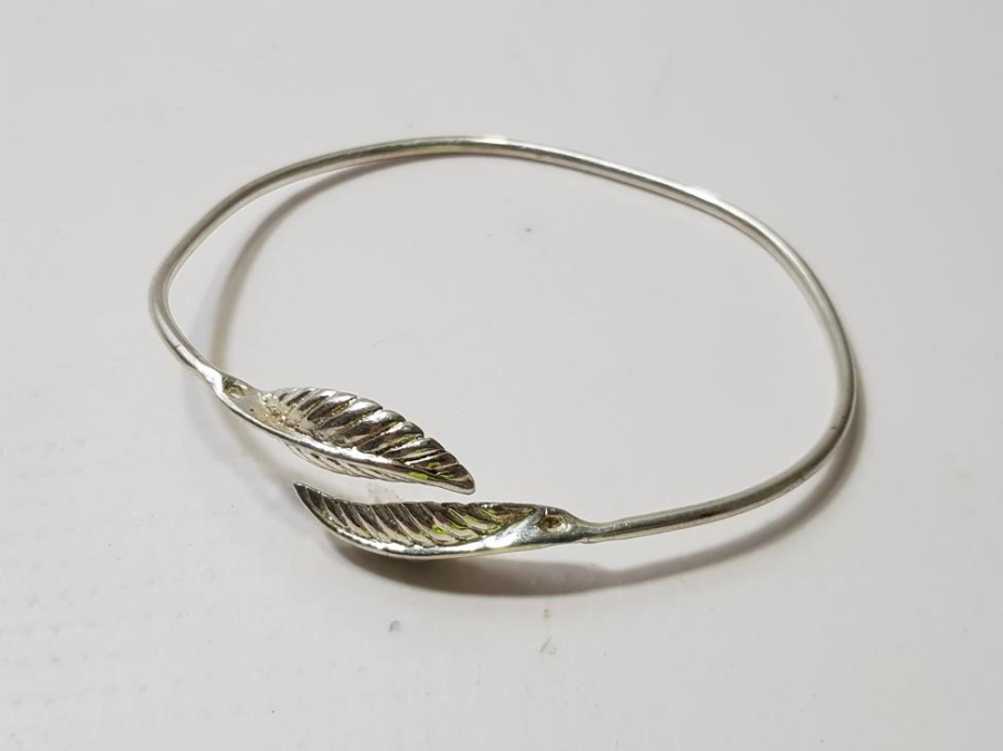 YAPRAKFORMLU GÜMÜŞ BİLEZİK