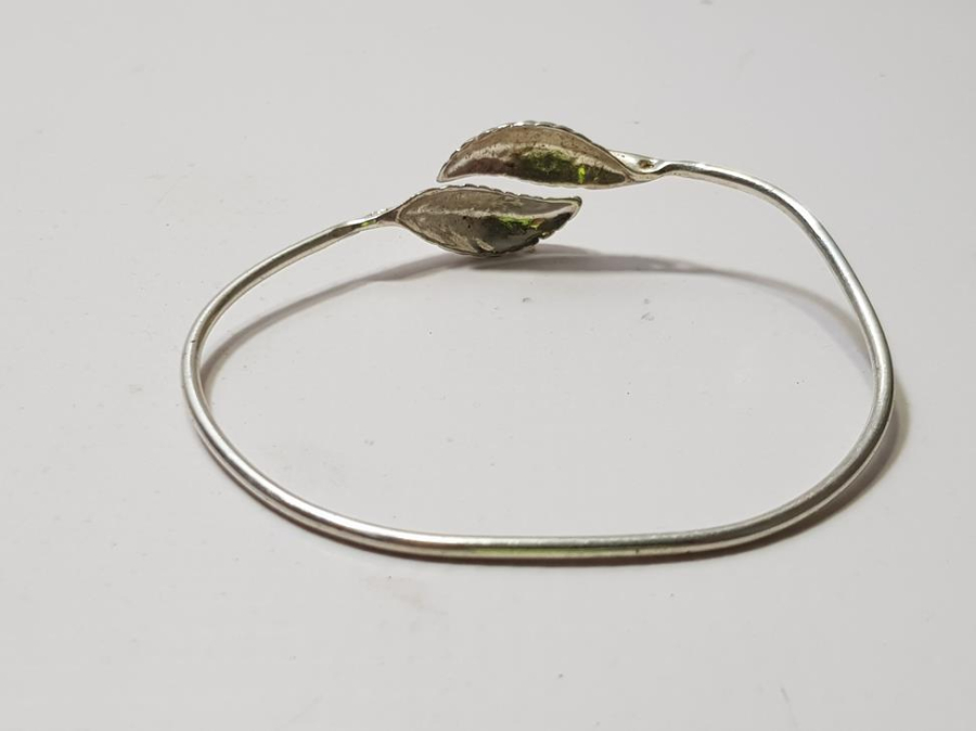 YAPRAKFORMLU GÜMÜŞ BİLEZİK