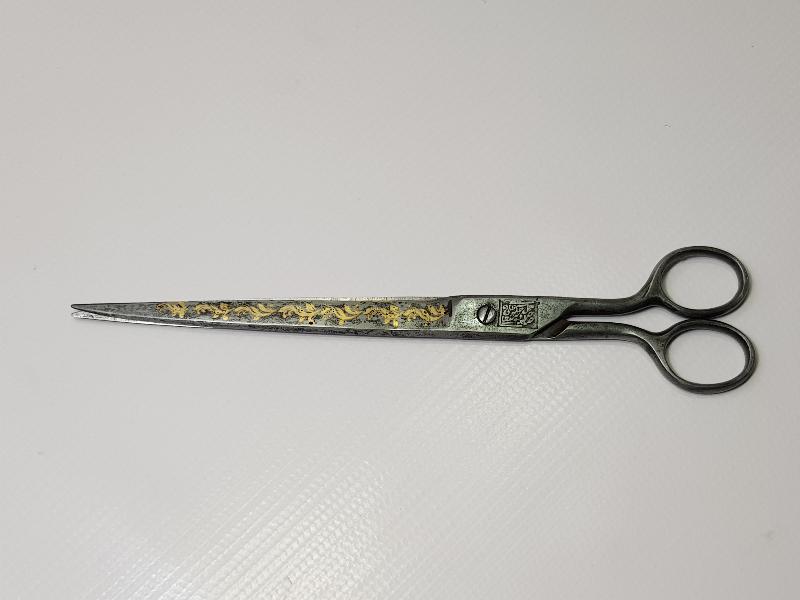 HER İKİ TARAFI DA OSMANLICA YAZILI ALTIN ÇAKMA İŞÇİLİKLİ HATTAT MAKASI