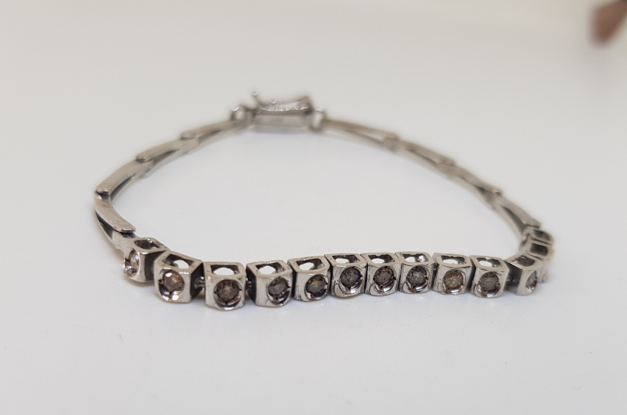 PIRLANTA TAŞLAR İLE SÜSLÜ BİLEKLİK