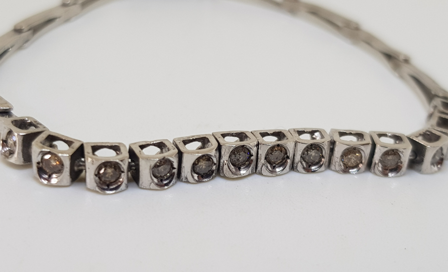 PIRLANTA TAŞLAR İLE SÜSLÜ BİLEKLİK