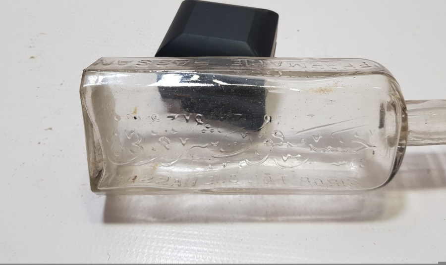 OSMANLICA VE FRANSIZCA YAZILI HASAN KUVVET ŞURUBU ŞİŞESİ