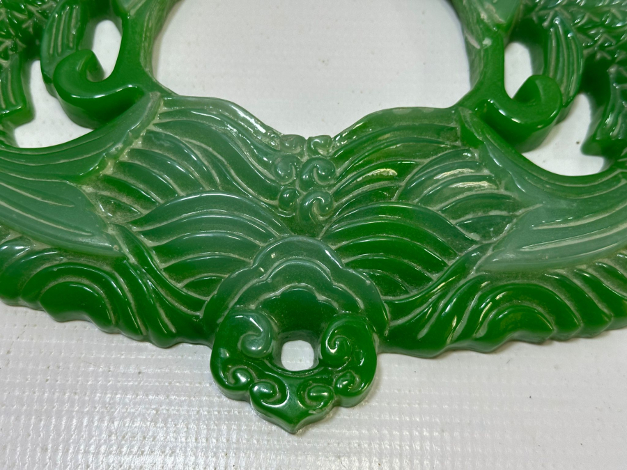 JADE TAŞINDAN YAPILMIŞ BALIK FİGÜRLÜ BÜYÜK BOY APLİK