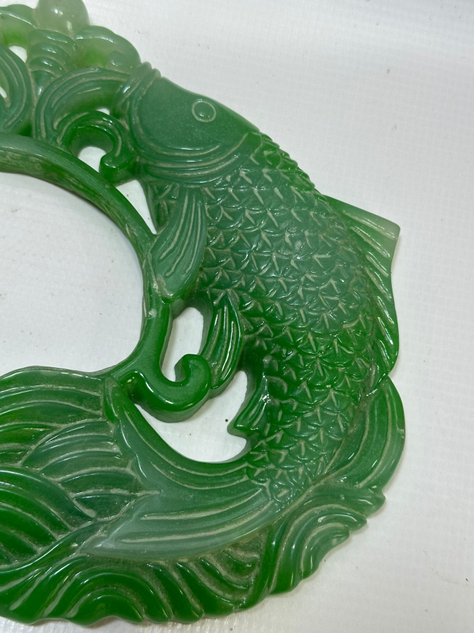 JADE TAŞINDAN YAPILMIŞ BALIK FİGÜRLÜ BÜYÜK BOY APLİK