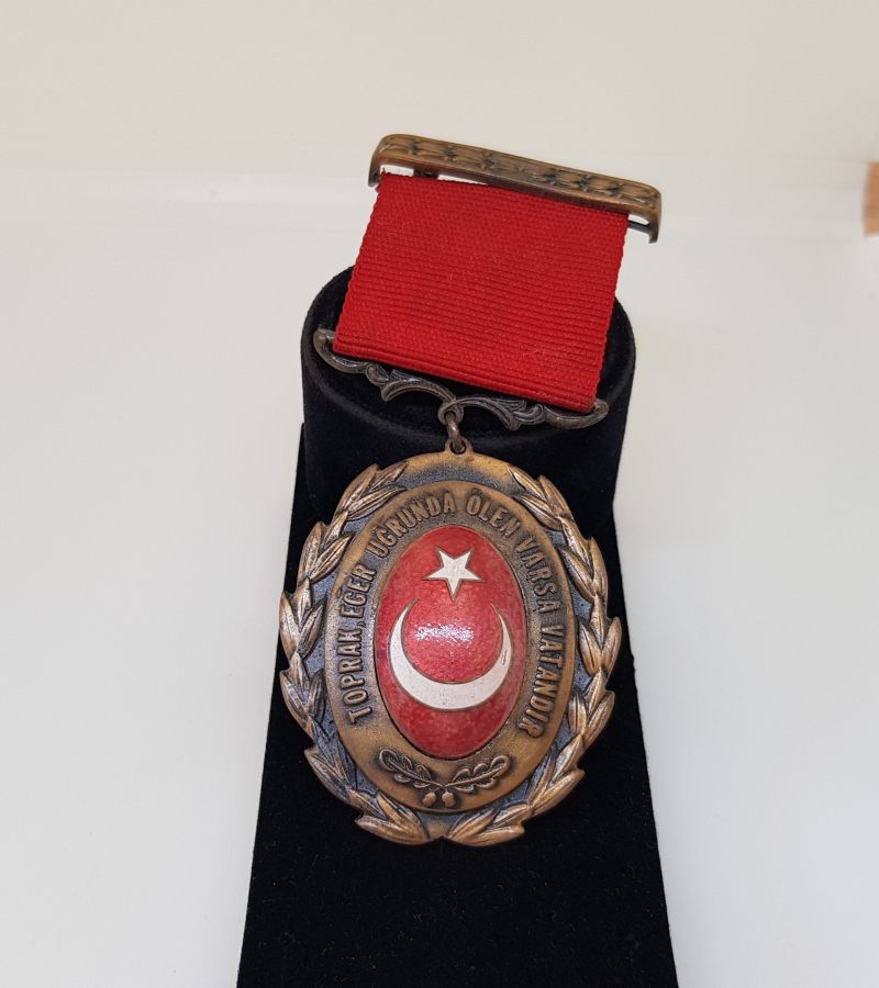 MİNE İŞÇİLİKLİ İLK DÖNEM ÇOK NADİR DEVLET ÖVÜNÇ MADALYASI