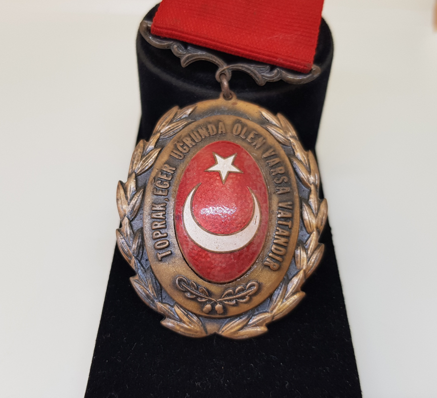 MİNE İŞÇİLİKLİ İLK DÖNEM ÇOK NADİR DEVLET ÖVÜNÇ MADALYASI