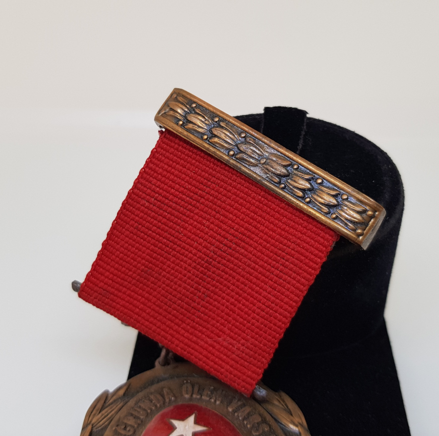 MİNE İŞÇİLİKLİ İLK DÖNEM ÇOK NADİR DEVLET ÖVÜNÇ MADALYASI