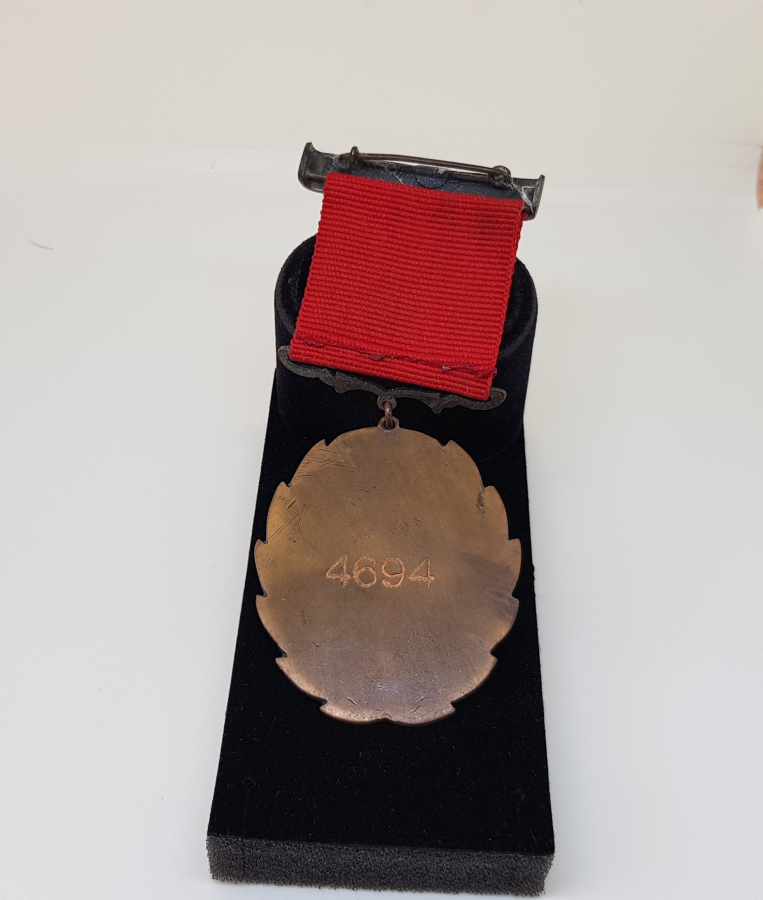 MİNE İŞÇİLİKLİ İLK DÖNEM ÇOK NADİR DEVLET ÖVÜNÇ MADALYASI