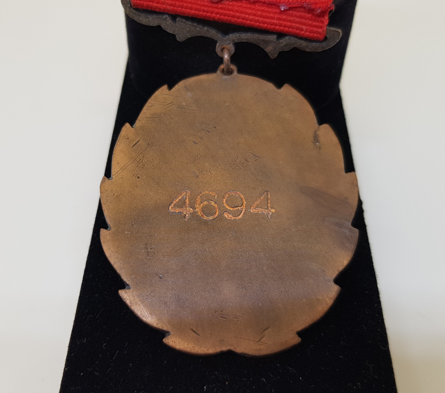 MİNE İŞÇİLİKLİ İLK DÖNEM ÇOK NADİR DEVLET ÖVÜNÇ MADALYASI