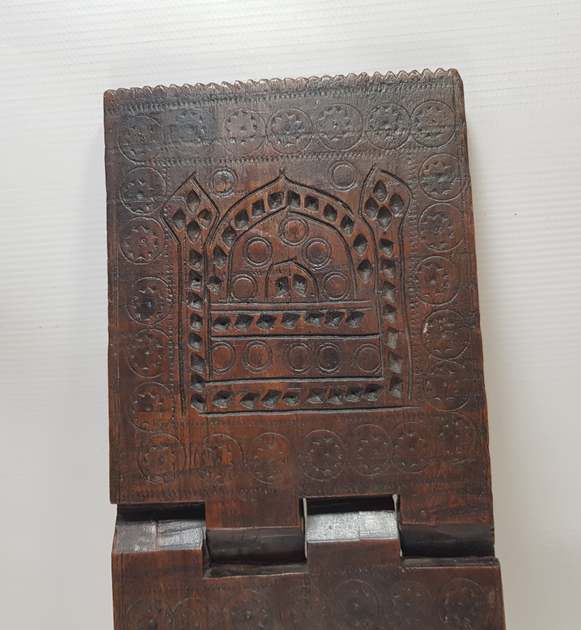 OSMANLI DÖNEMİ TAMAMI İŞLEMELİ TEKKE İŞİ AHŞAP RAHLE