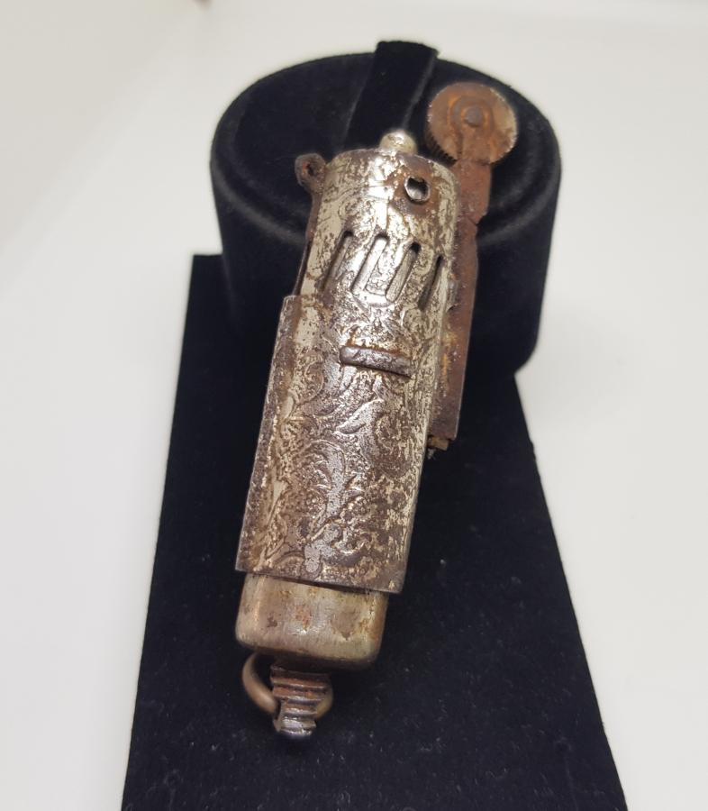 OSMANLI DÖNEMİ NADİR FORMDA SUBAY ÇAKMAĞI