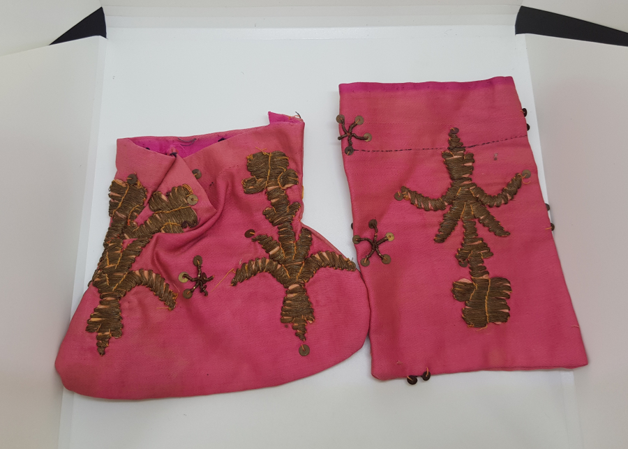 ÜZERİ SIRMA İŞÇİLİKLİ OSMANLI DÖNEMİ İKİ ADET KESE