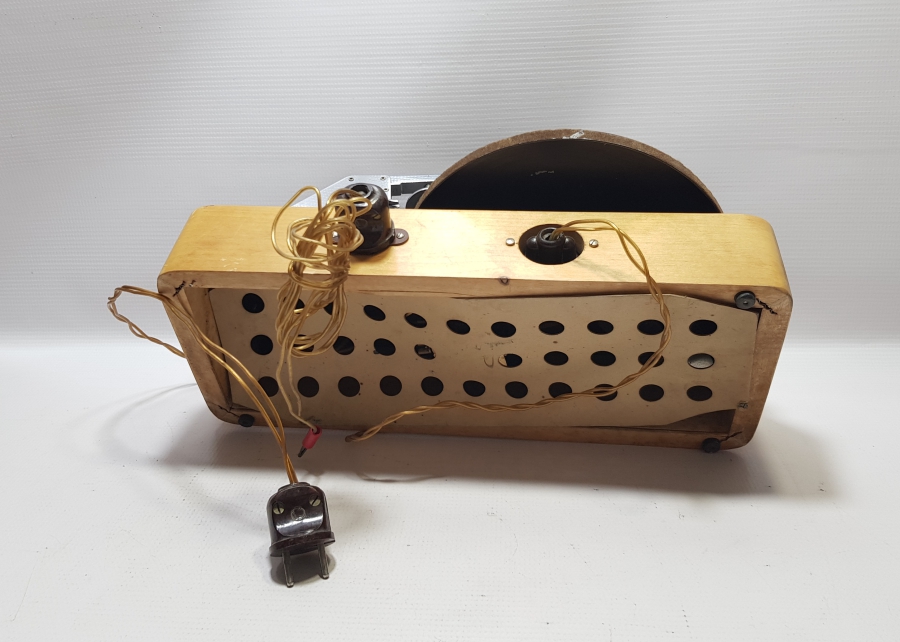 ÇOK AYKIRI FORMDA ANTİKA GRAMOFON