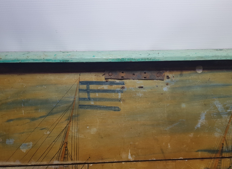 OSMANLI DÖNEMİ EL BOYAMA YUNAN BAYRAKLI GEMİ RESİMLİ SANDIK KAPAĞI