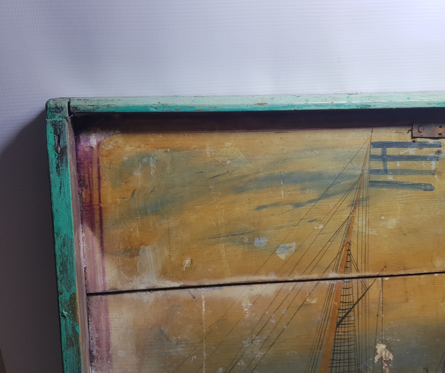 OSMANLI DÖNEMİ EL BOYAMA YUNAN BAYRAKLI GEMİ RESİMLİ SANDIK KAPAĞI