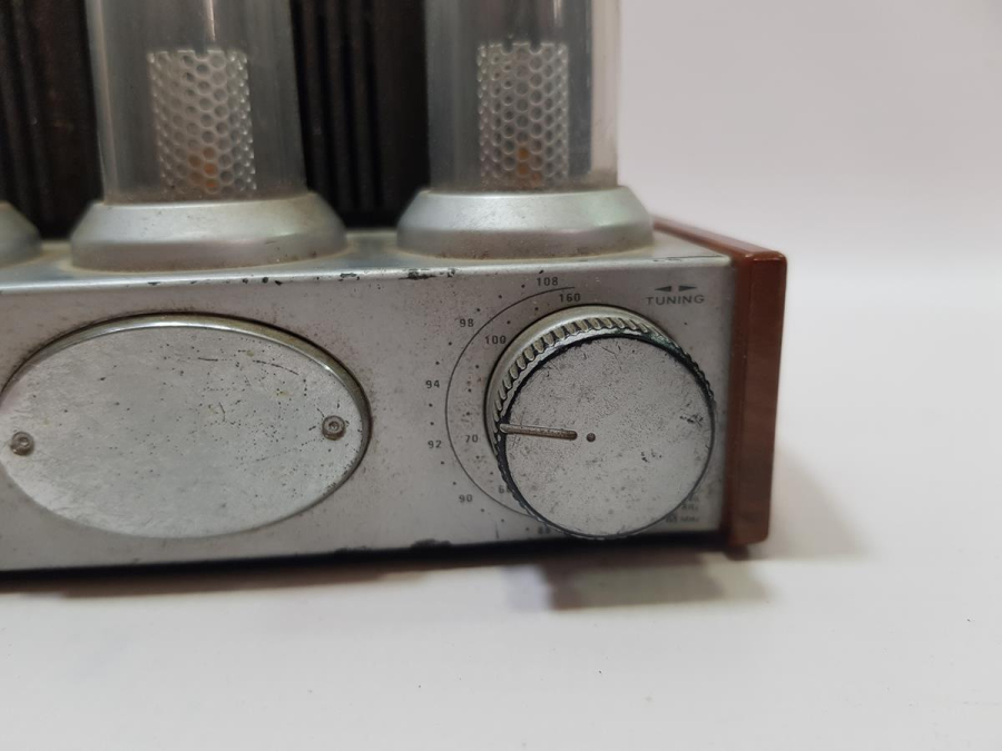 FARKLI FORMDA RETRO LAMBALI RADYO