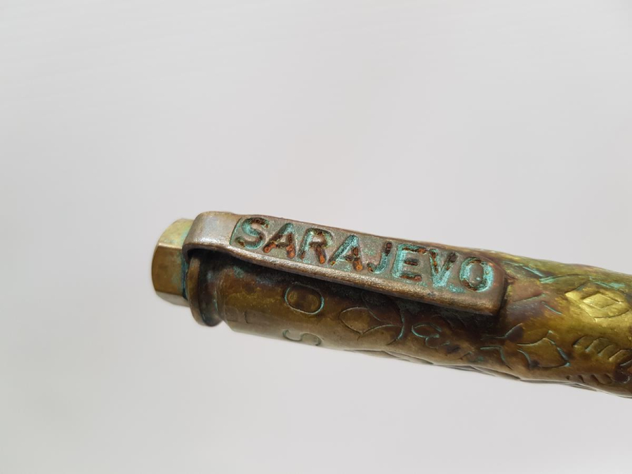 SARAYBOSNA KATLİAMINDA ŞEHİT EDİLEN İNSANLARIN VÜCUDUNDAN ÇIKARILAN MERMİLERDEN YAPILMIŞ ÇOK NADİR KALEM