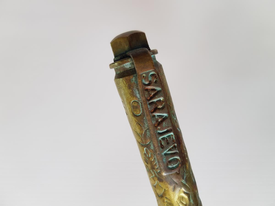 SARAYBOSNA KATLİAMINDA ŞEHİT EDİLEN İNSANLARIN VÜCUDUNDAN ÇIKARILAN MERMİLERDEN YAPILMIŞ ÇOK NADİR KALEM