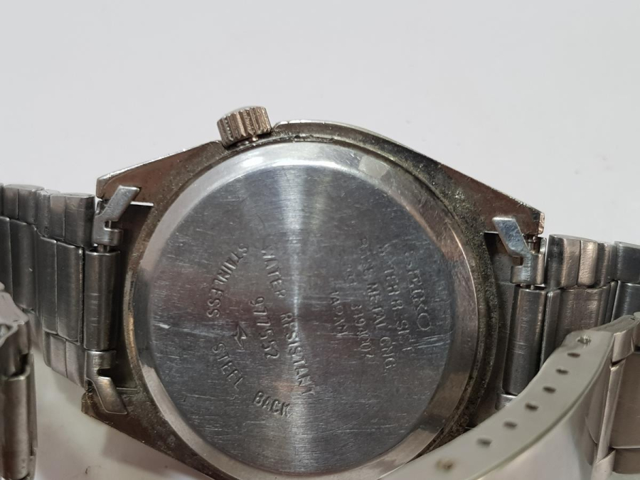 SEIKO5 TAKVİMLİ ERKEK KOL SAATİ