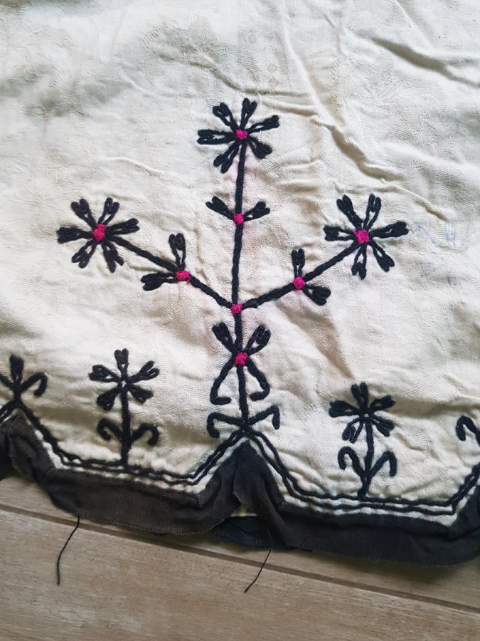 OSMANLI DÖNEMİ ÜÇ ETEK ELBİSE