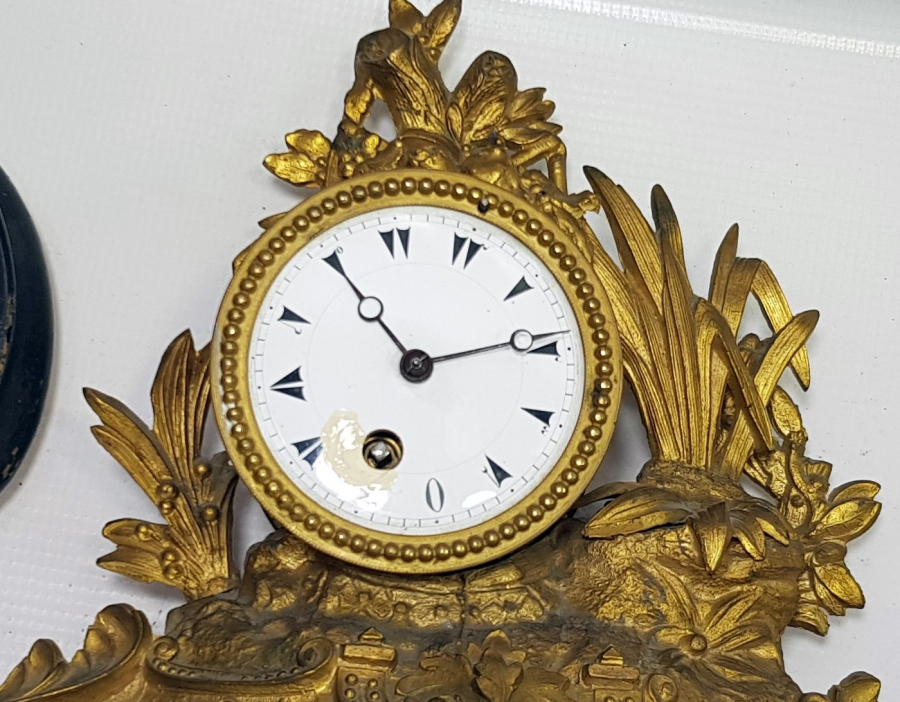 ORİJİNAL AHŞAP STANDIYLA KABARTMA İŞÇİLİKLİ BÜYÜK BOY OSMANLI ŞÖMİNE SAATİ