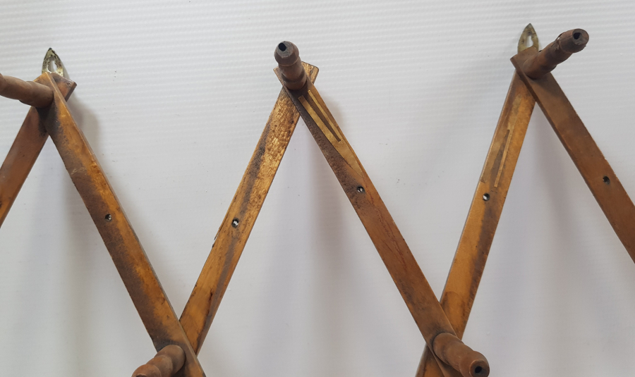 OSMANLI DÖNEMİ AHŞAP AKORDİYON ASKILIK