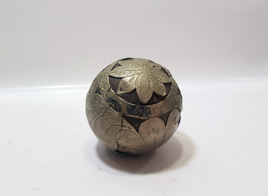 OSMANLI DÖNEMİ ÜZERİ METAL APLİKLİ VE KALEM İŞÇİLİKLİ KÜRE