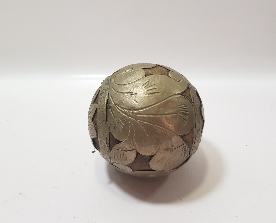 OSMANLI DÖNEMİ ÜZERİ METAL APLİKLİ VE KALEM İŞÇİLİKLİ KÜRE