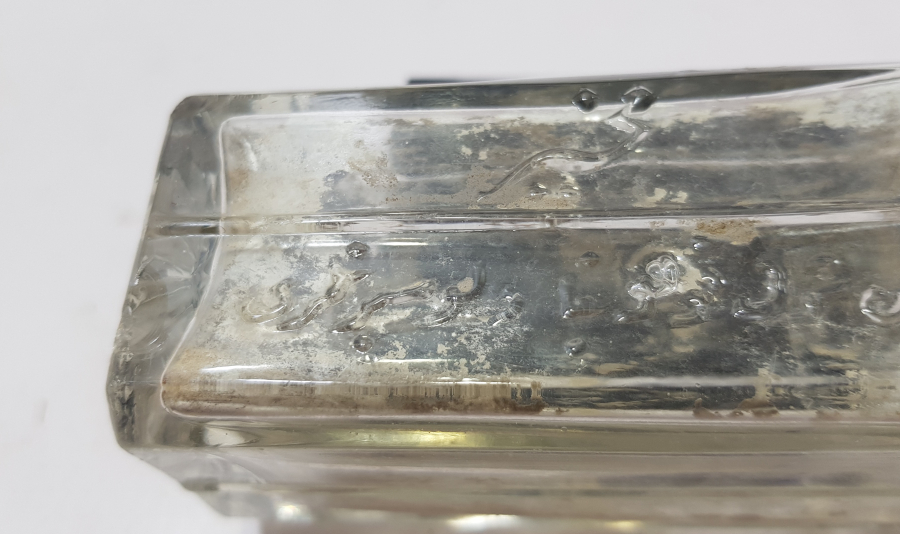 ÜZERİ KABARTMA İŞÇİLİKLE HASAN ŞEVKİ KOLONYASI YAZILI OSMANLI DÖNEMİ ÇOK NADİR KOLONYA ŞİŞESİ