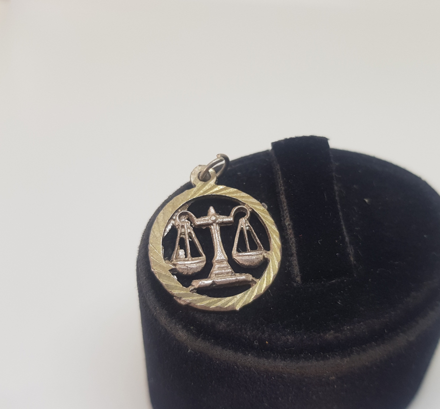 ANTİKA GÜMÜŞ BURÇ KOLYESİ