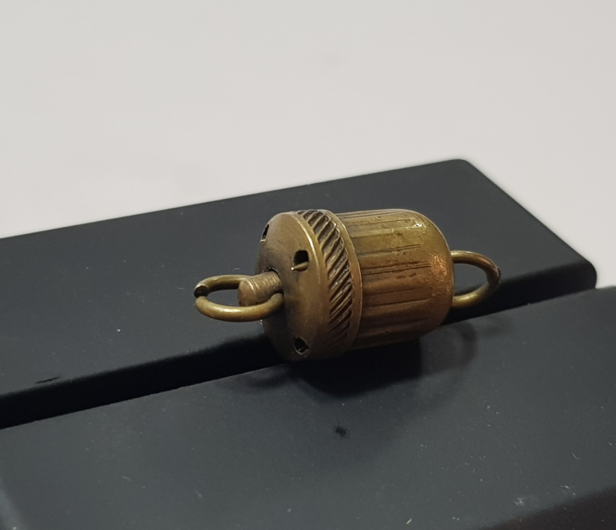 BEKTAŞİ SİKKESİ FORMUNDA YAPILMIŞ OSMANLI DÖNEMİ ÇOK NADİR İĞNELİ KOLYE