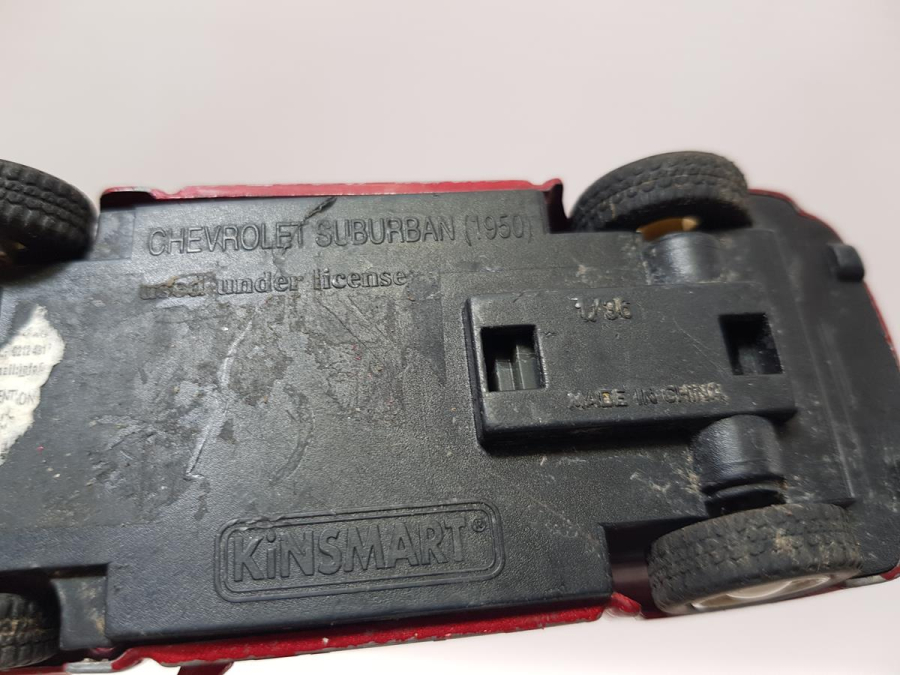 CHEVROLET SUBURBAN MAKET OYUNCAK ARABA